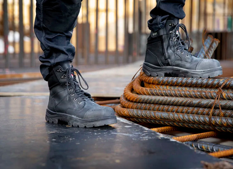 Steel Blue 319641 Southern Cross® GraphTEC™ Zip Graphene Scuff Cap & Outsole Safety Boot