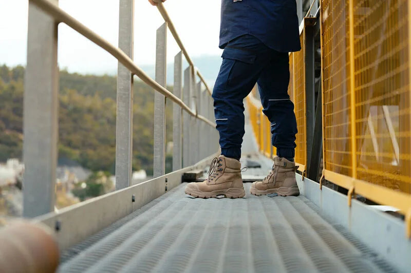 Blundstone 9063 Unisex RotoFlex Safety Boots - Stone Nubuck