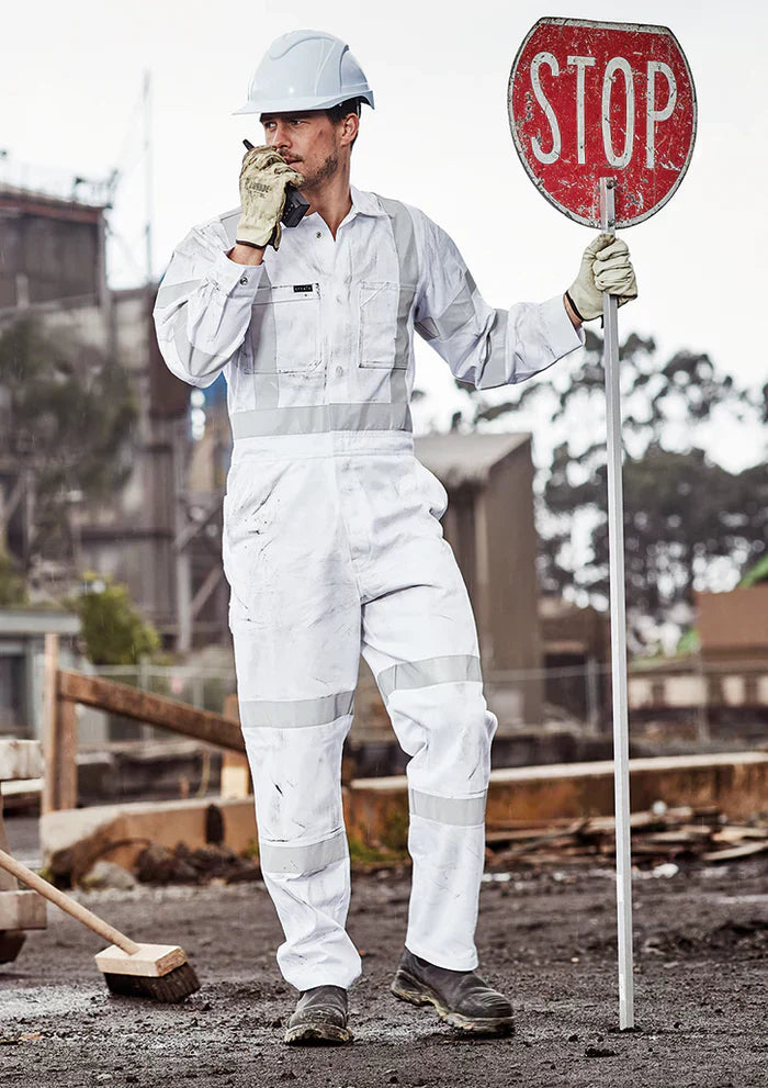 Are You Wearing the Right Hi Vis for Day and Night Work