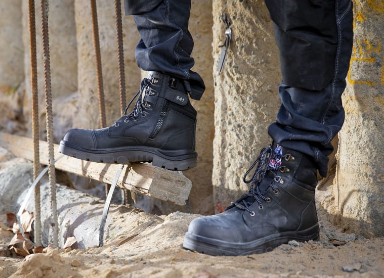 Steel Blue 319641 Southern Cross® GraphTEC™ Zip Graphene Scuff Cap & Outsole Safety Boot